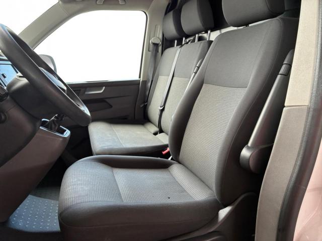 Volkswagen Transporter image 3