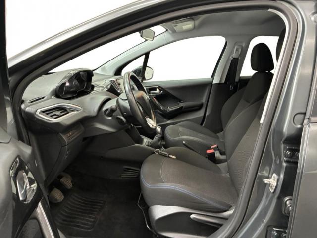 Peugeot 208 image 1