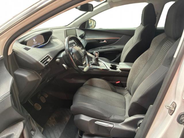 Peugeot 3008 image 2