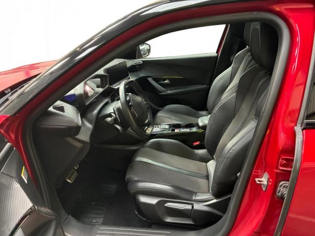 Peugeot 2008 image 8