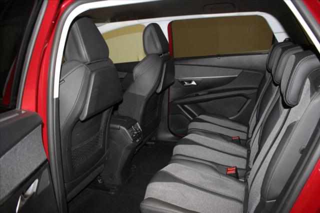 Peugeot 5008 image 3