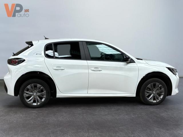 Peugeot 208 image 3