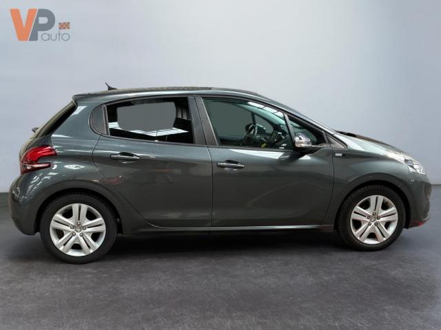 Peugeot 208 image 6