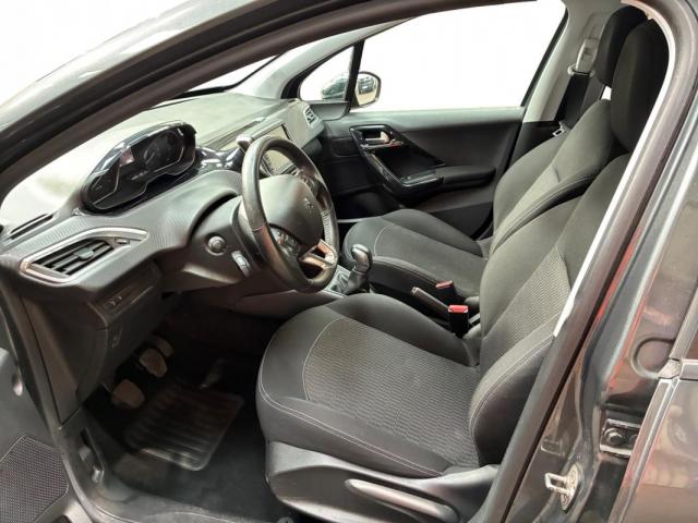 Peugeot 208 image 7