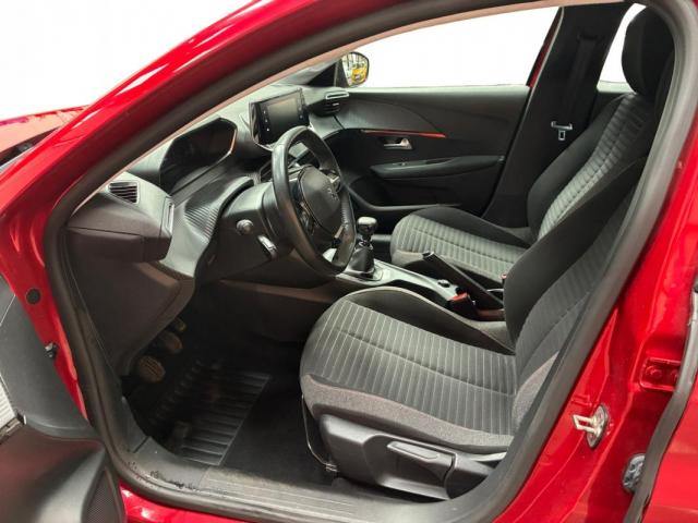 Peugeot 208 image 8