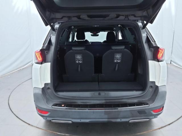 Peugeot 5008 image 1
