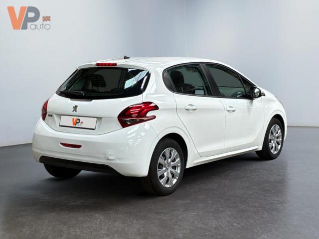 Peugeot 208 image 2