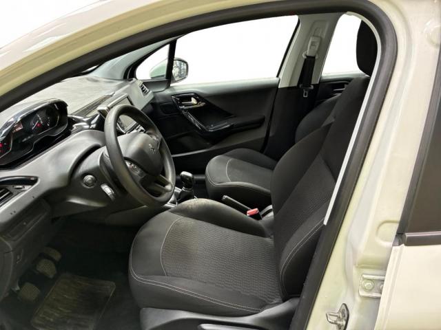 Peugeot 208 image 5