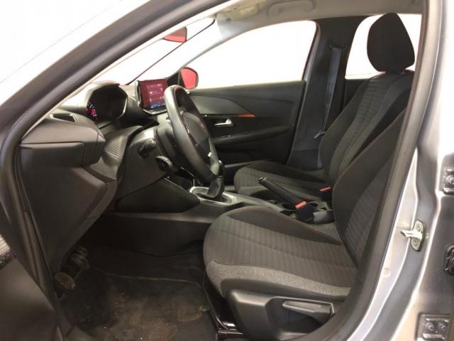 Peugeot 208 image 8