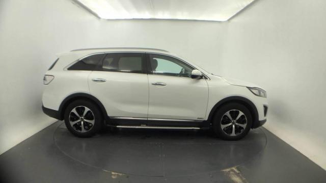 Kia Sorento image 8