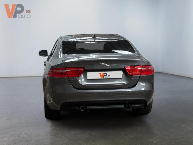 Jaguar Xe image 1