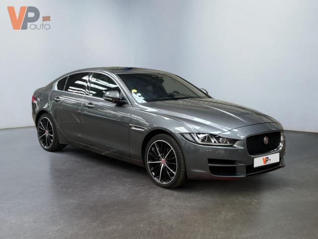 Jaguar Xe image 3