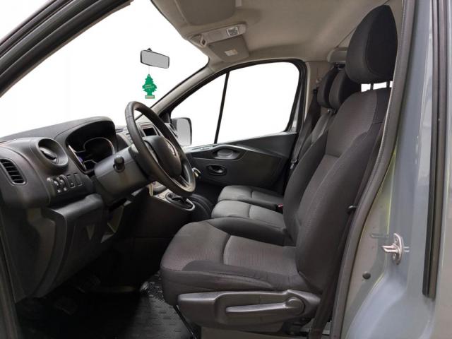 Renault Trafic image 2