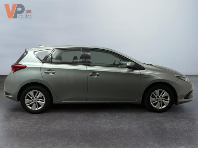 Toyota Auris image 6