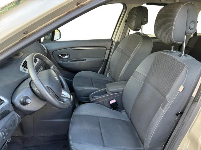 Renault Grand Scénic image 6
