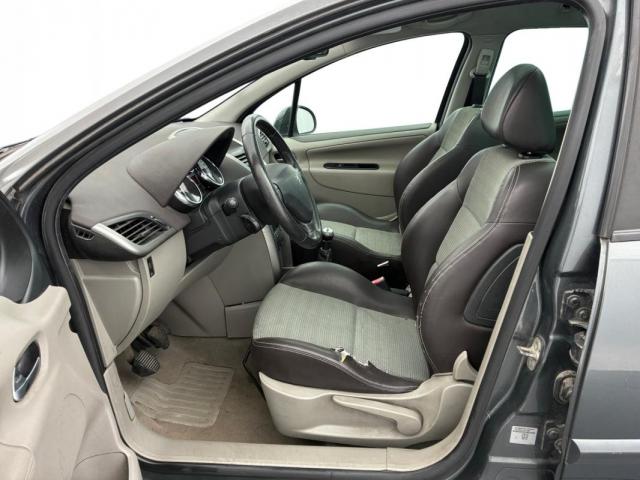 Peugeot 207 Sw image 2