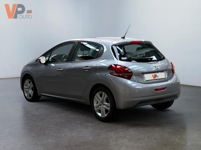 Peugeot 208 image 8