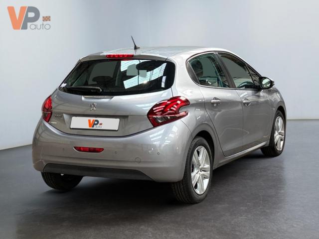 Peugeot 208 image 1