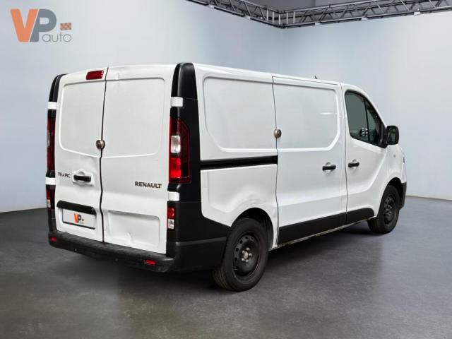 Renault Trafic image 2
