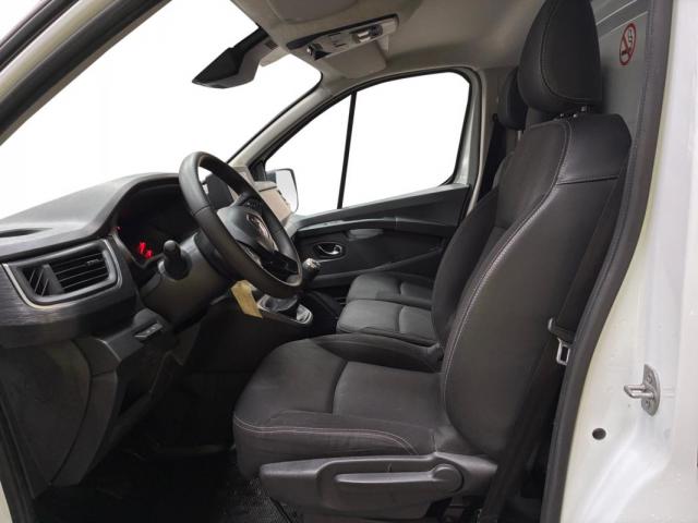 Renault Trafic image 8