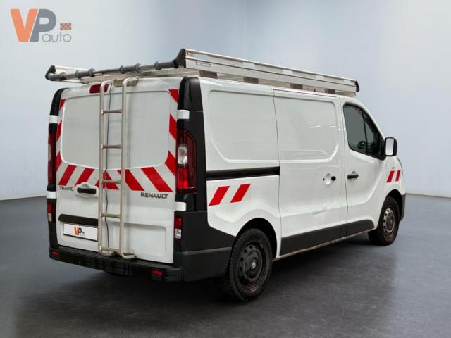 Renault Trafic image 2