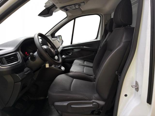 Renault Trafic image 2