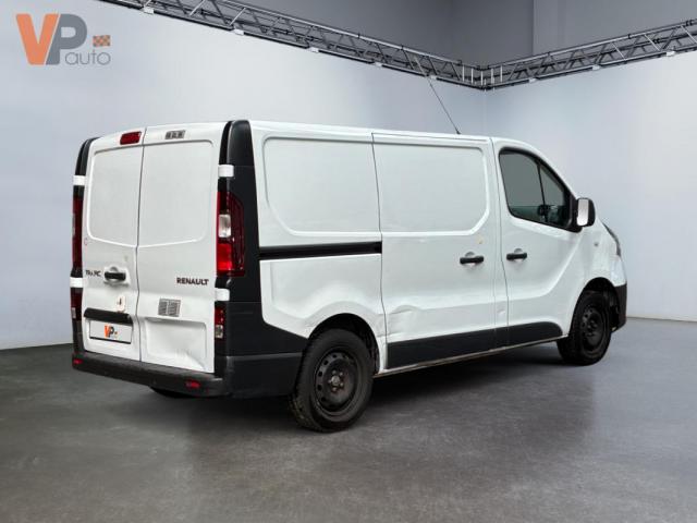 Renault Trafic image 2