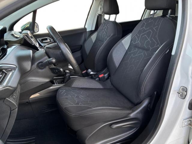 Peugeot 2008 image 3