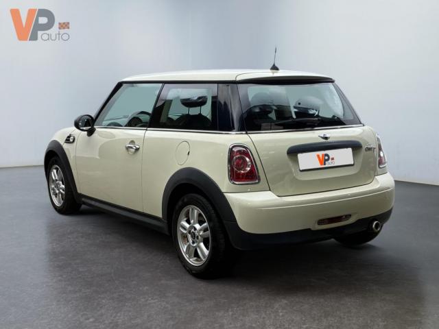 Mini Hatch image 8