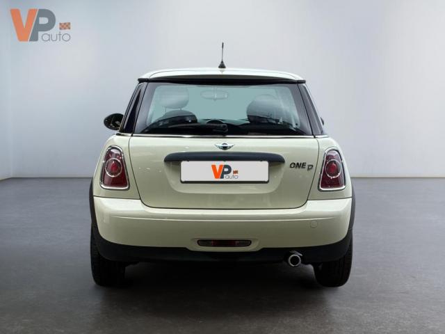 Mini Hatch image 5