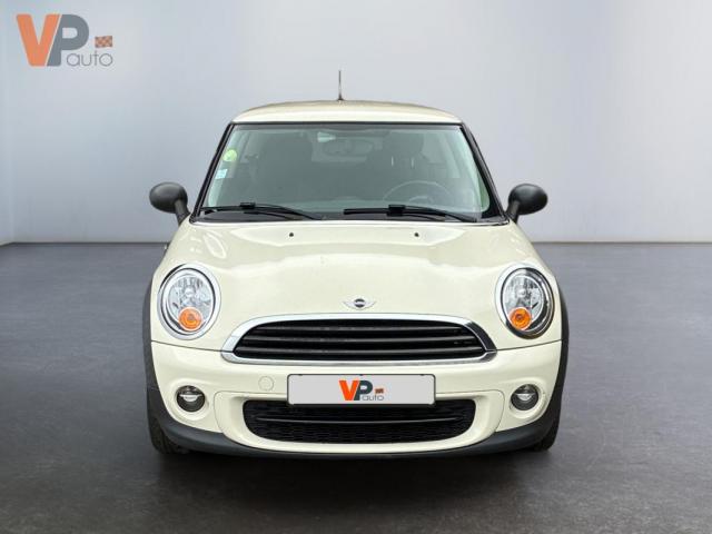 Mini Hatch image 3