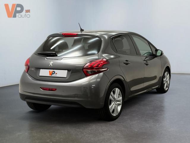 Peugeot 208 image 6