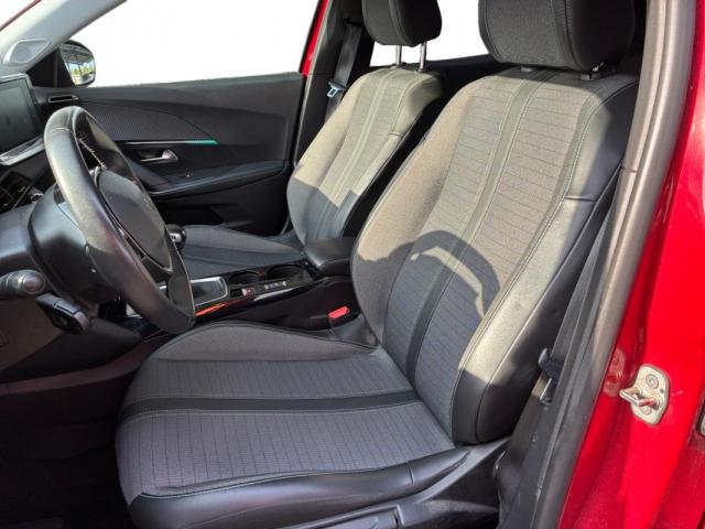 Peugeot 2008 image 2