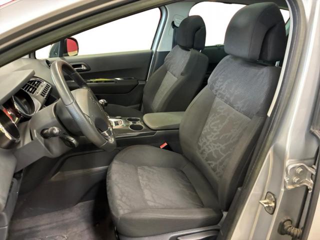 Peugeot 3008 image 8
