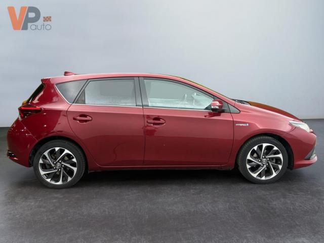 Toyota Auris image 1