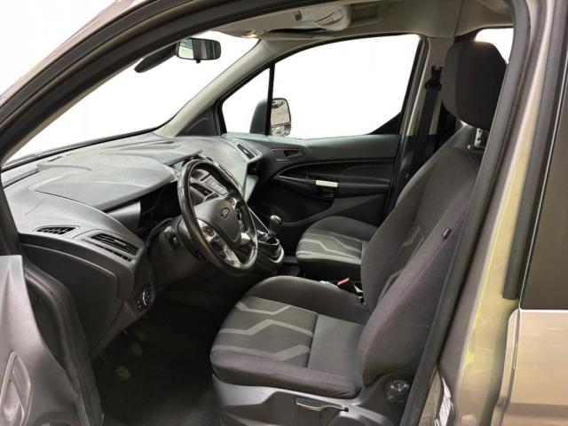 Ford Grand Tourneo Connect image 6