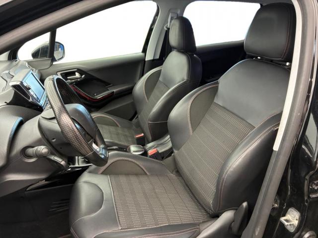 Peugeot 2008 image 8