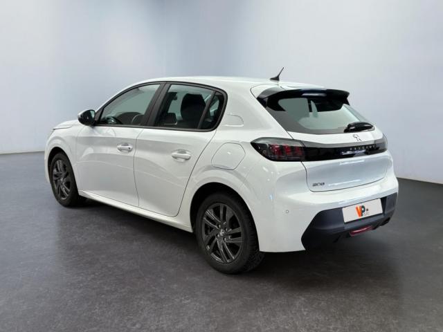 Peugeot 208 image 6
