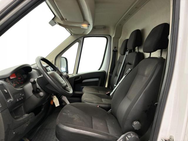 Peugeot Boxer image 2