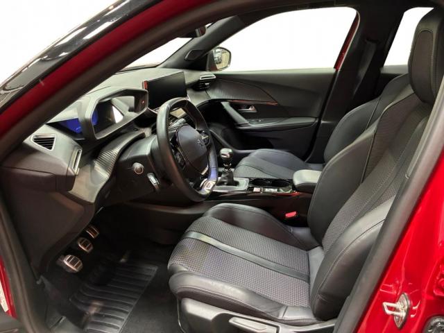 Peugeot 2008 image 8