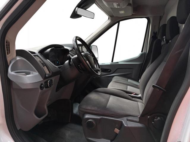 Ford Transit image 3
