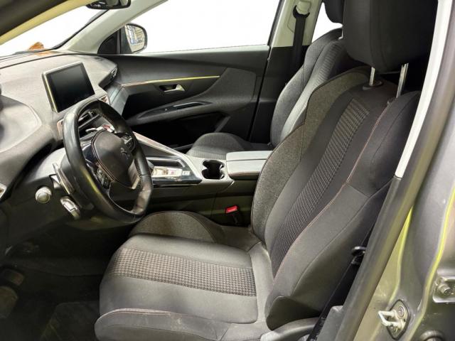 Peugeot 5008 image 1
