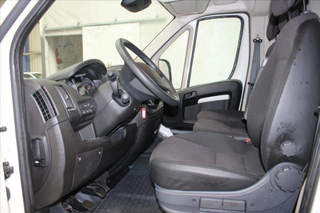 Peugeot Boxer image 2