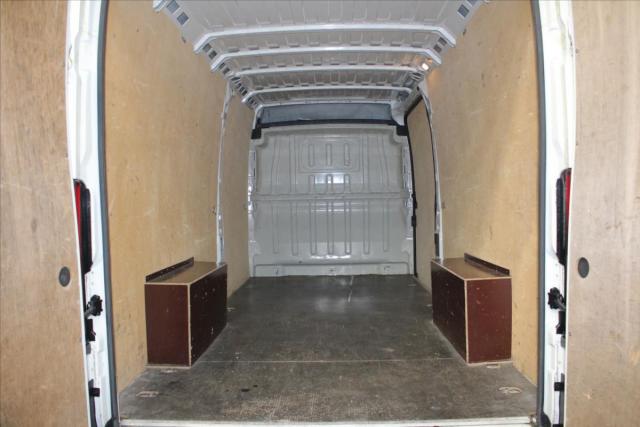 Peugeot Boxer image 1