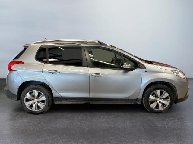 Peugeot 2008 image 8