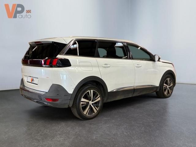 Peugeot 5008 image 2