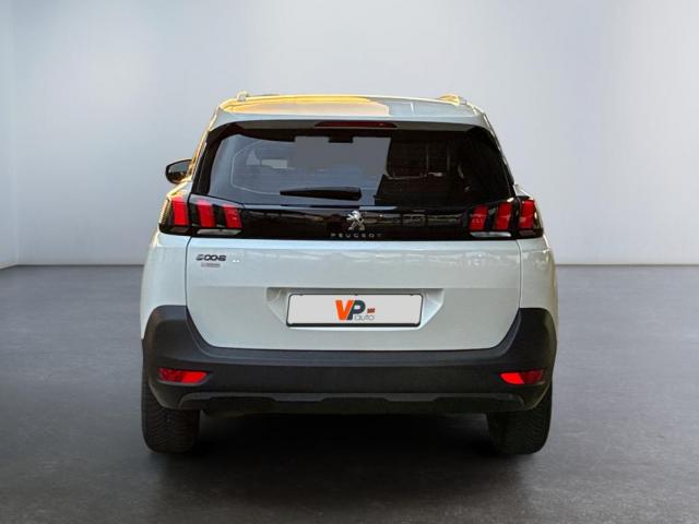 Peugeot 5008 image 1