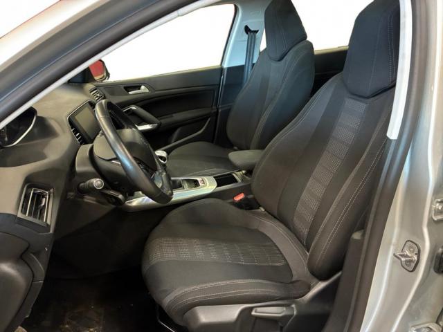 Peugeot 308 image 8