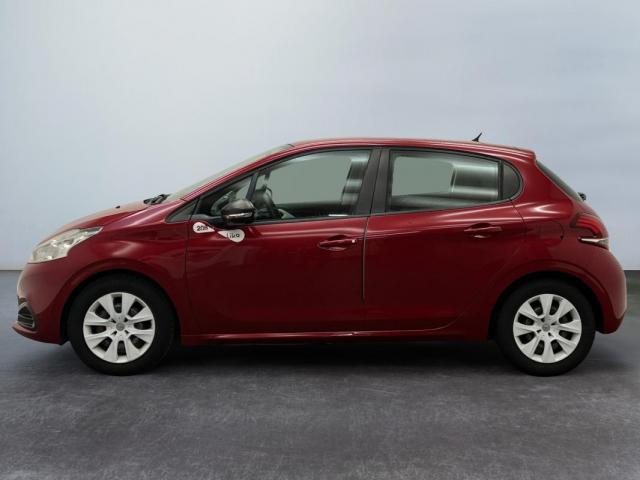 Peugeot 208 image 8