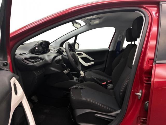 Peugeot 208 image 3